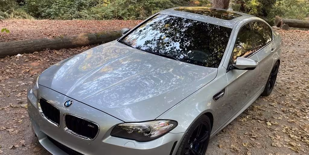 2014 BMW M5 - WBSFV9C53ED592977 - Image #2